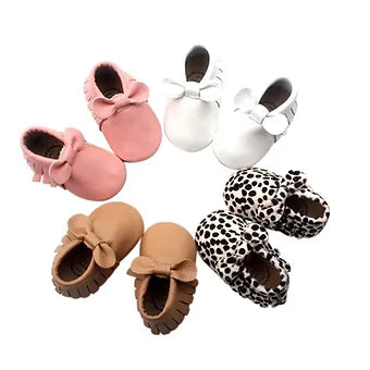 Baby bow moccasins in soft leather, assorted colors and styles